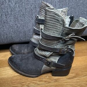 Freebird boots size 8